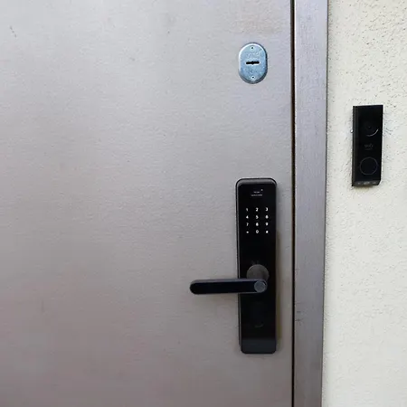 Apartment Azur - Self Check-in And 2 Bikes Burgas