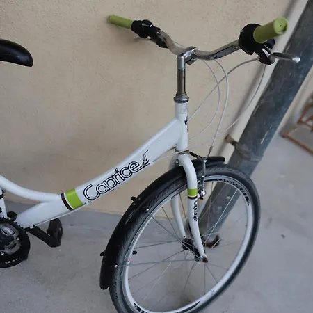 Apartment Azur - Self Check-in And 2 Bikes Burgas