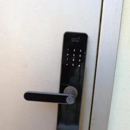 Apartment Azur - Self Check-in And 2 Bikes Burgas