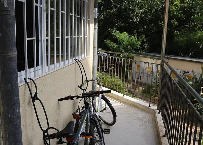 Azur - Self Check-in And 2 Bikes Apartment